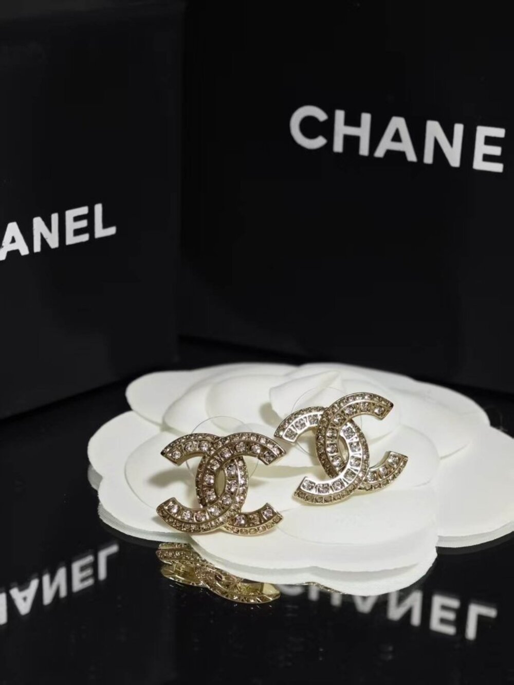 Chanel CC Stud Earrings - Picture 4 of 4